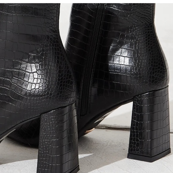 Billini Elke boots in black croc - Picture 3 of 9